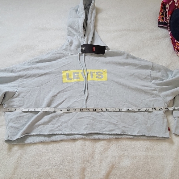 NWT Levi’s Cropped Logo Hoodie Light Blue Raw Hem Sweatshirt XS - Picture 7 of 10